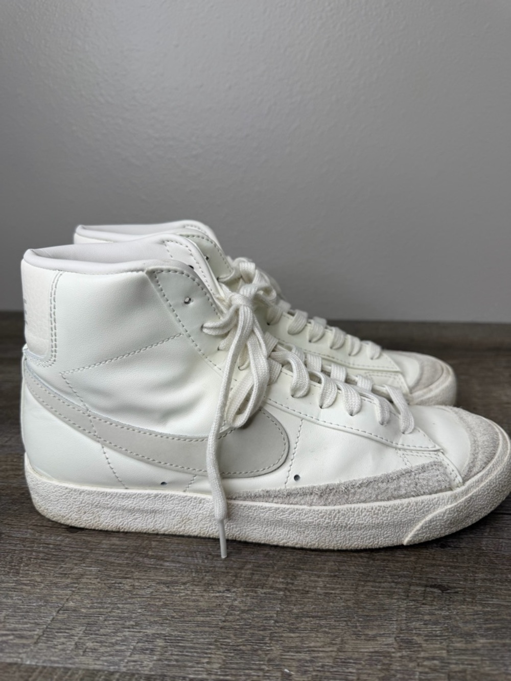 Nike Blazer '77 Mid White Gray Sneakers Women’s Size 9.5